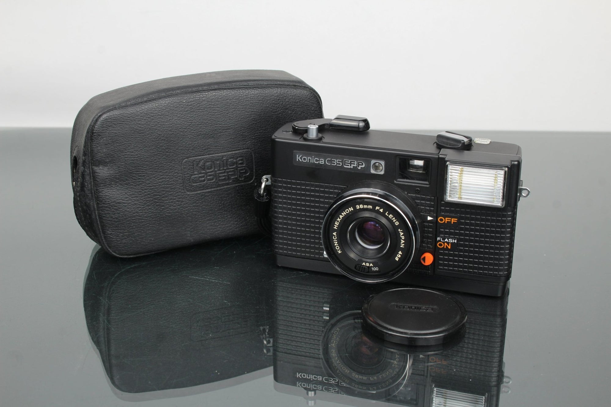 Konica C35 EF P - Dutch|Thrift