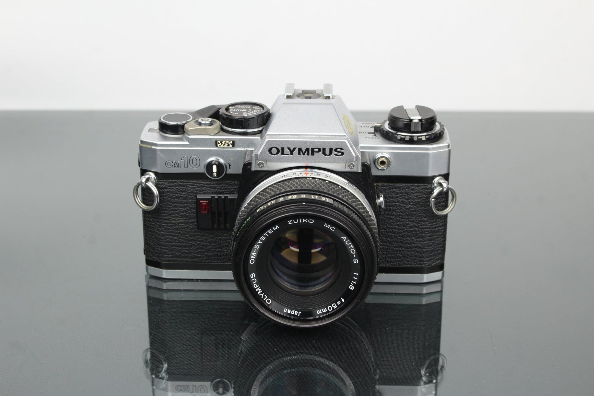 Olympus OM10 + Olympus 1:1.8 50mm lens - Dutch|Thrift