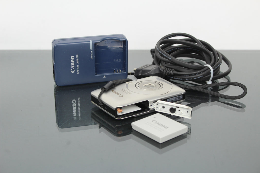Canon IXUS 100 is