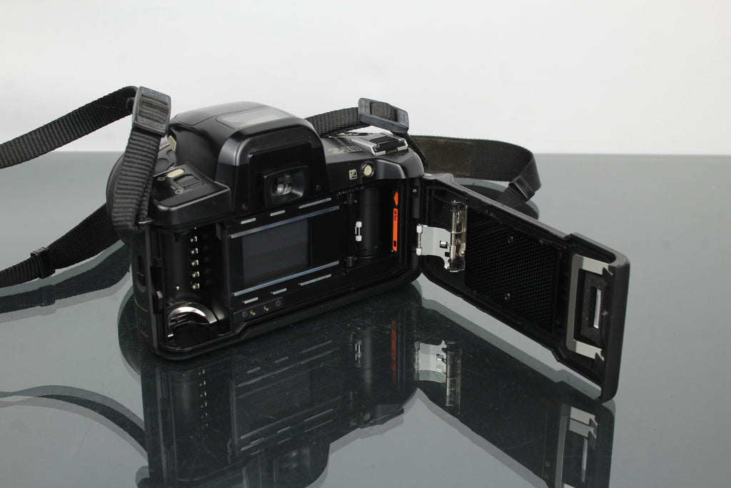 Pentax Z-10 + 1:4-5.6 35-80mm objektiv