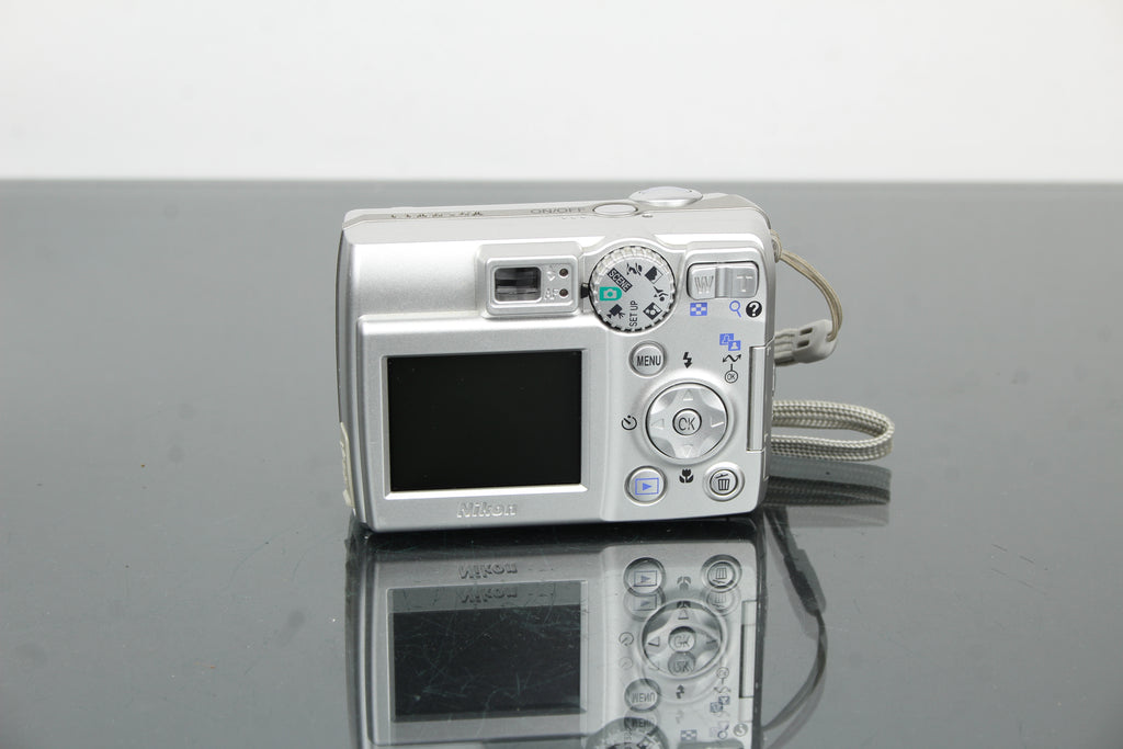 Nikon Coolpix 5600