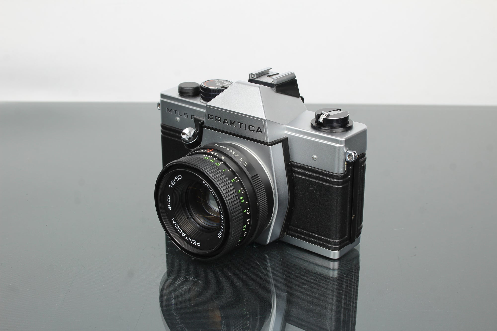 Praktika MLT 5 B + Pentacon auto 1.8/50 objektiv (M42 fäste)