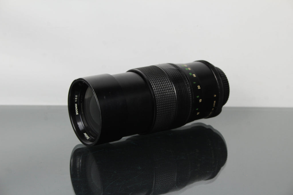 Vivitar Lens - 200mm 1:3.5 Auto telephoto M42 Mount