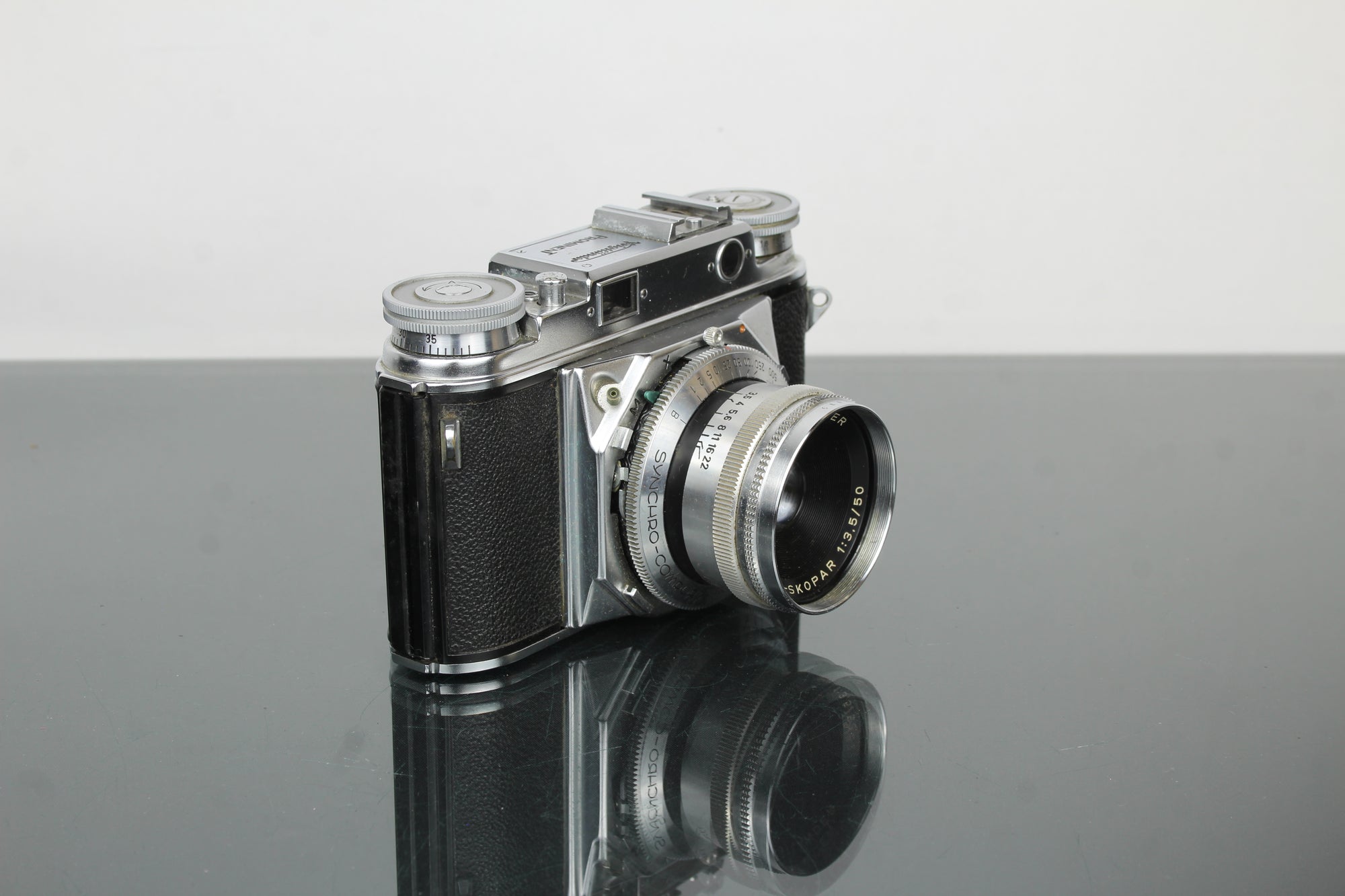 Voigtländer Prominent + 50mm f/1.5 Nokton-objektiv