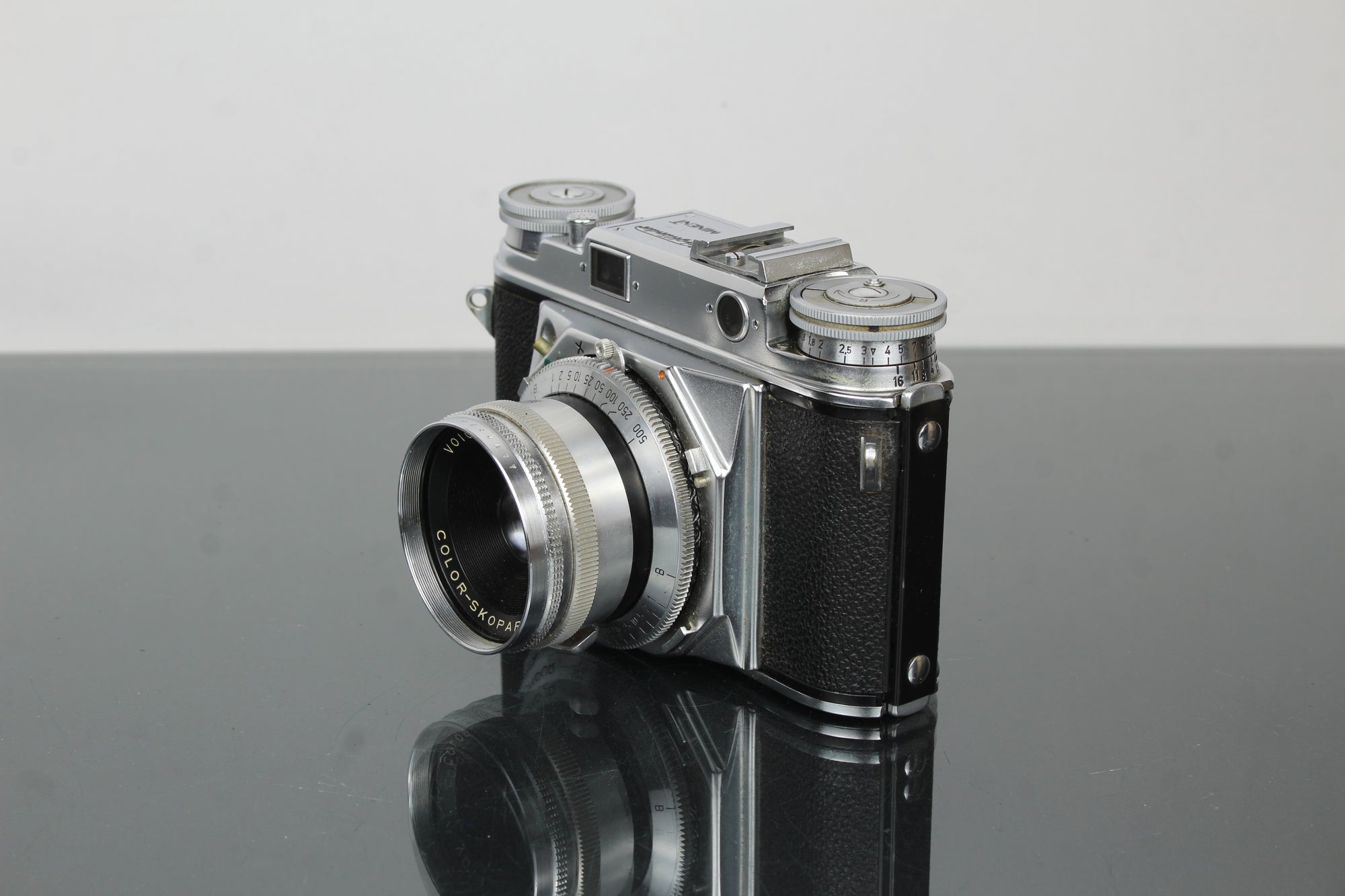Voigtländer Prominent + 50mm f/1.5 Nokton-objektiv