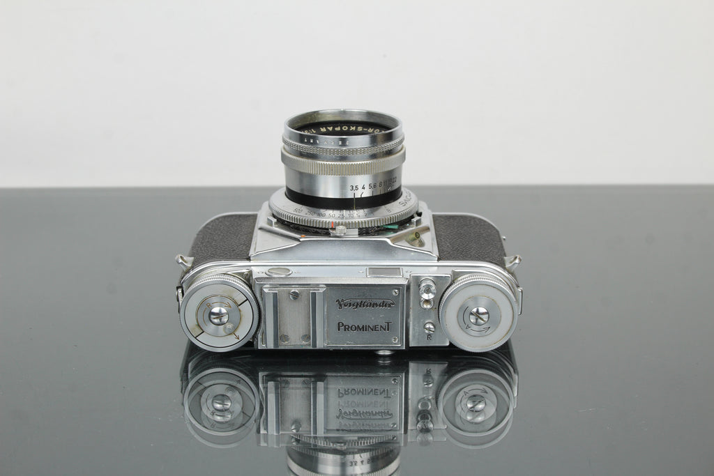 Voigtländer Prominent + 50mm f/1.5 Nokton-objektiv