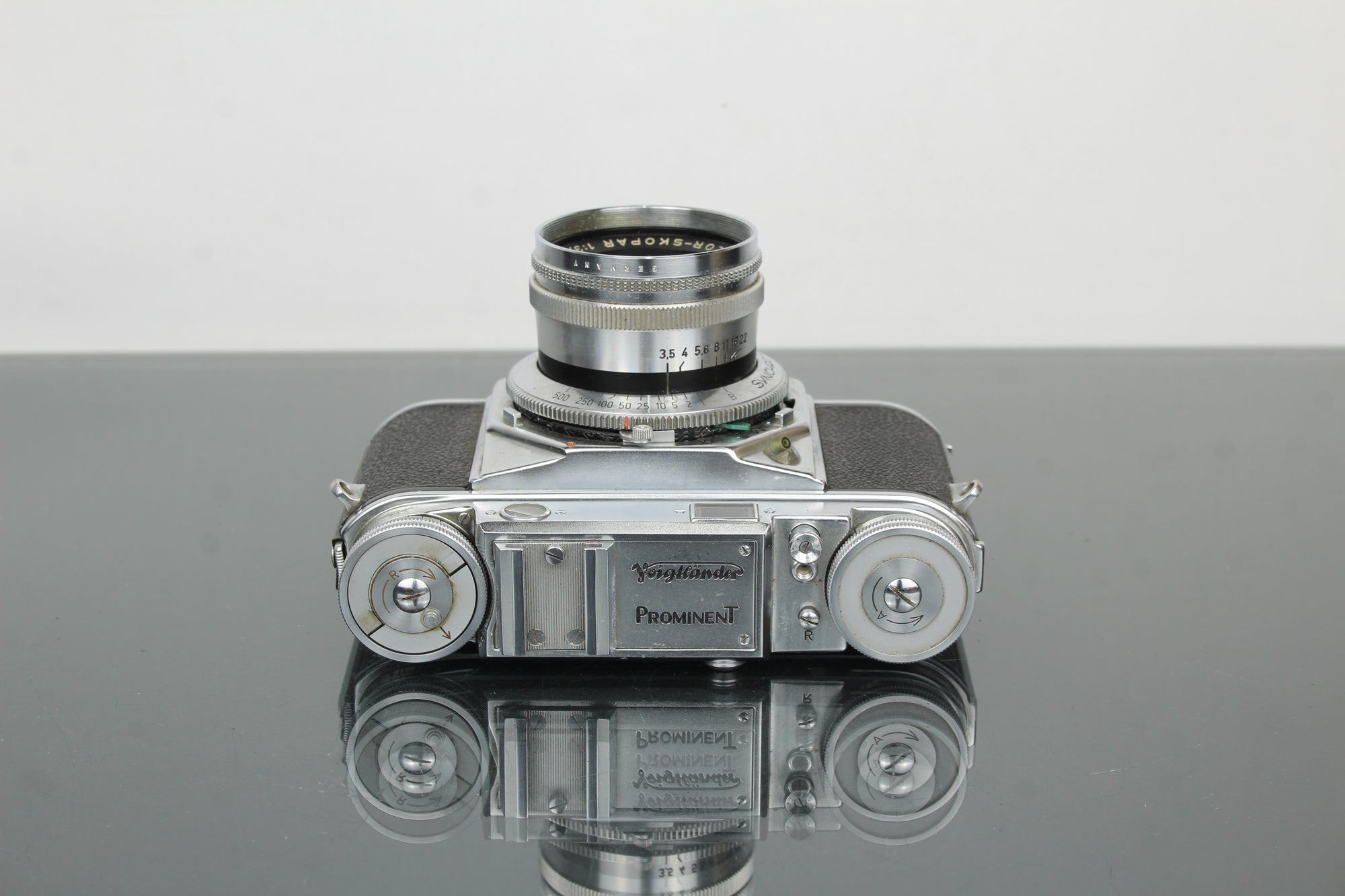 Voigtländer Prominent + 50mm f/1.5 Nokton-objektiv
