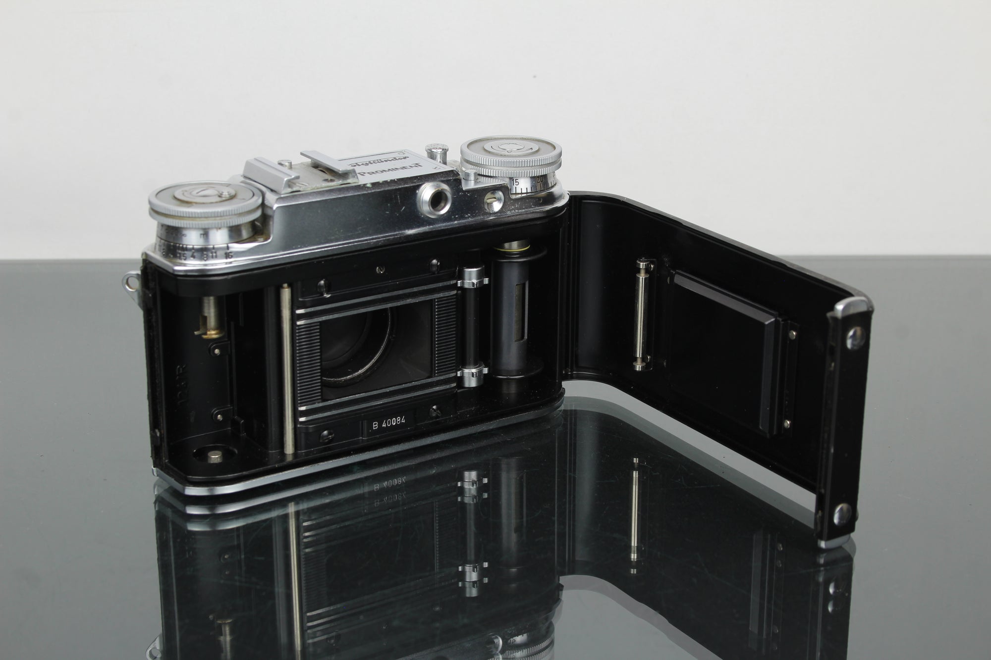Voigtländer Prominent + 50mm f/1.5 Nokton-objektiv