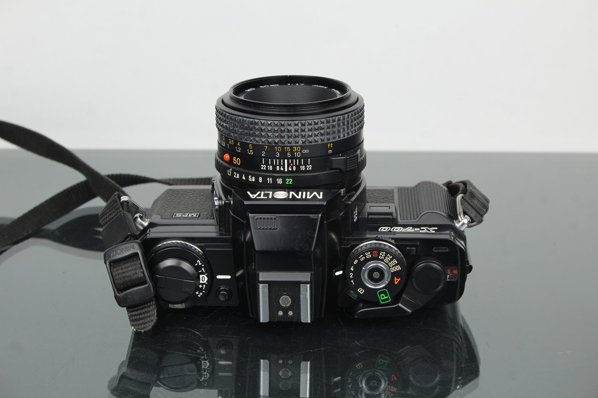 Minolta X-700 + MD 50mm 1:1.7 objektiv