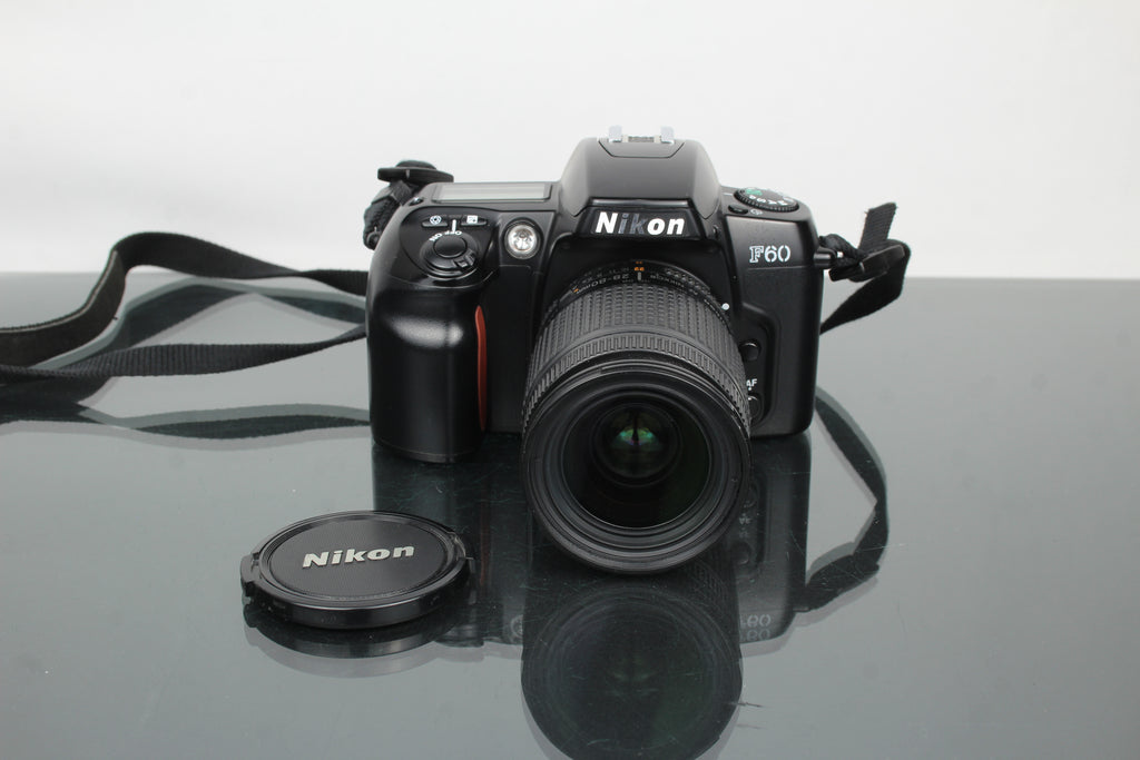 Nikon F60 + AF Nikkor 28-80mm 1:3.5-5.6 D objektiv