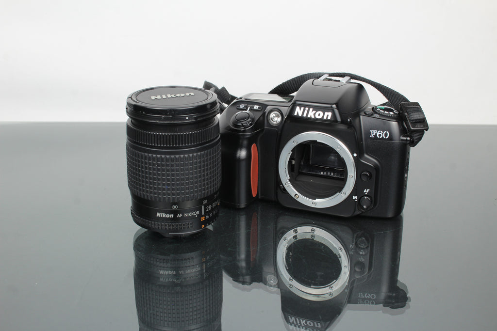 Nikon F60 + AF Nikkor 28-80mm 1:3.5-5.6 D objektiv