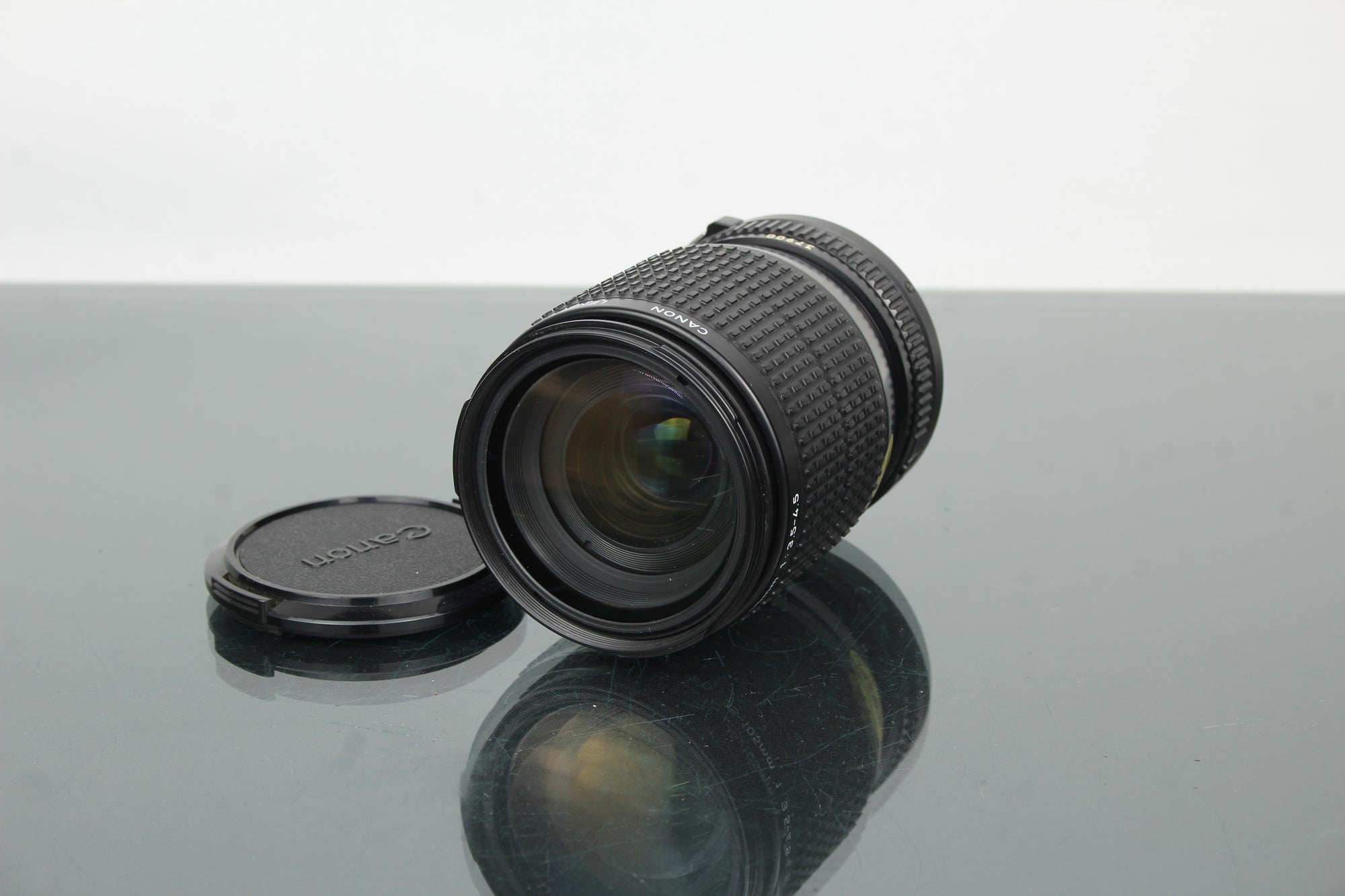 Canon FD 35-105mm 1:3.5-4.5 FD-fäste