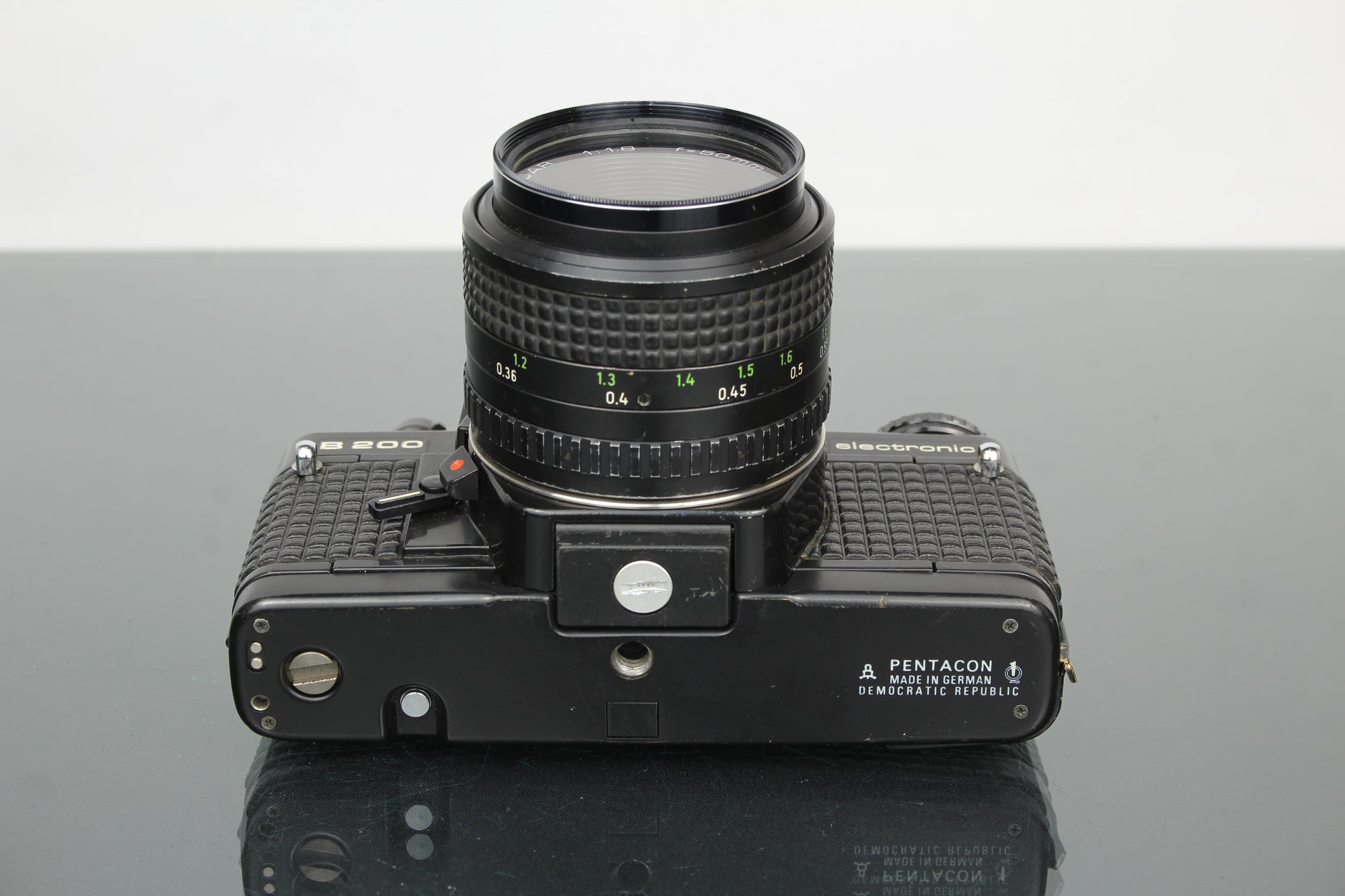 <tc>Praktica</tc> B200 elektronisk +  <tc>Praktica</tc>r 50mm 1.8 objektiv