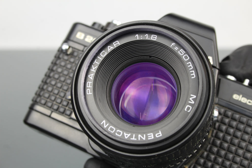 <tc>Praktica</tc> B200 elektronisk +  <tc>Praktica</tc>r 50mm 1.8 objektiv