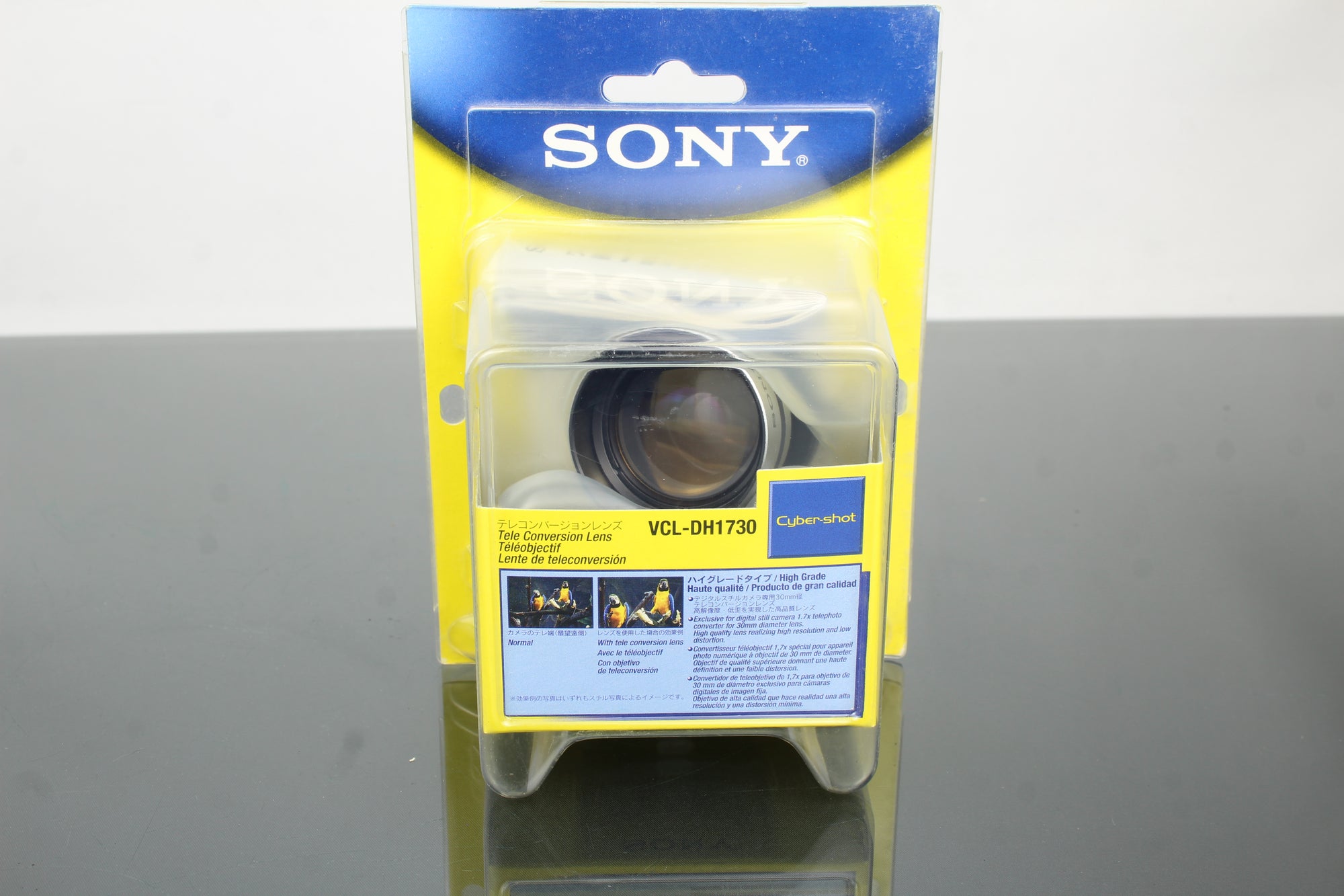 Sony HVL-FDH3 blixt + Sony VCL-DH1730 telekonverteringslins