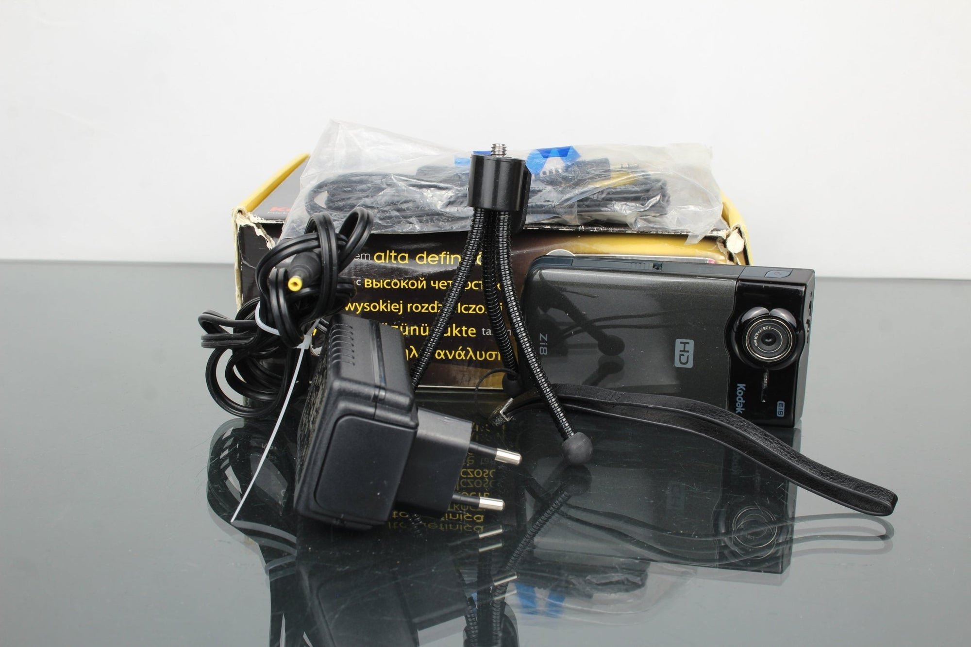 Kodak Zi8 - Dutch|Thrift