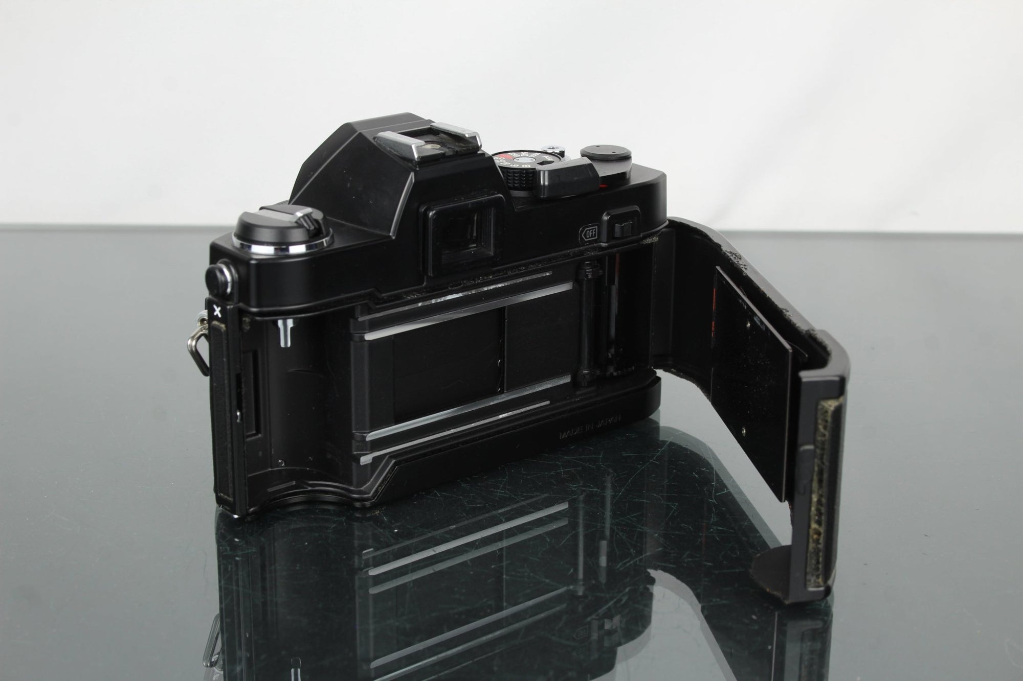 Konica Autoreflex TC + Konica 40mm f1.8 lens - Dutch|Thrift