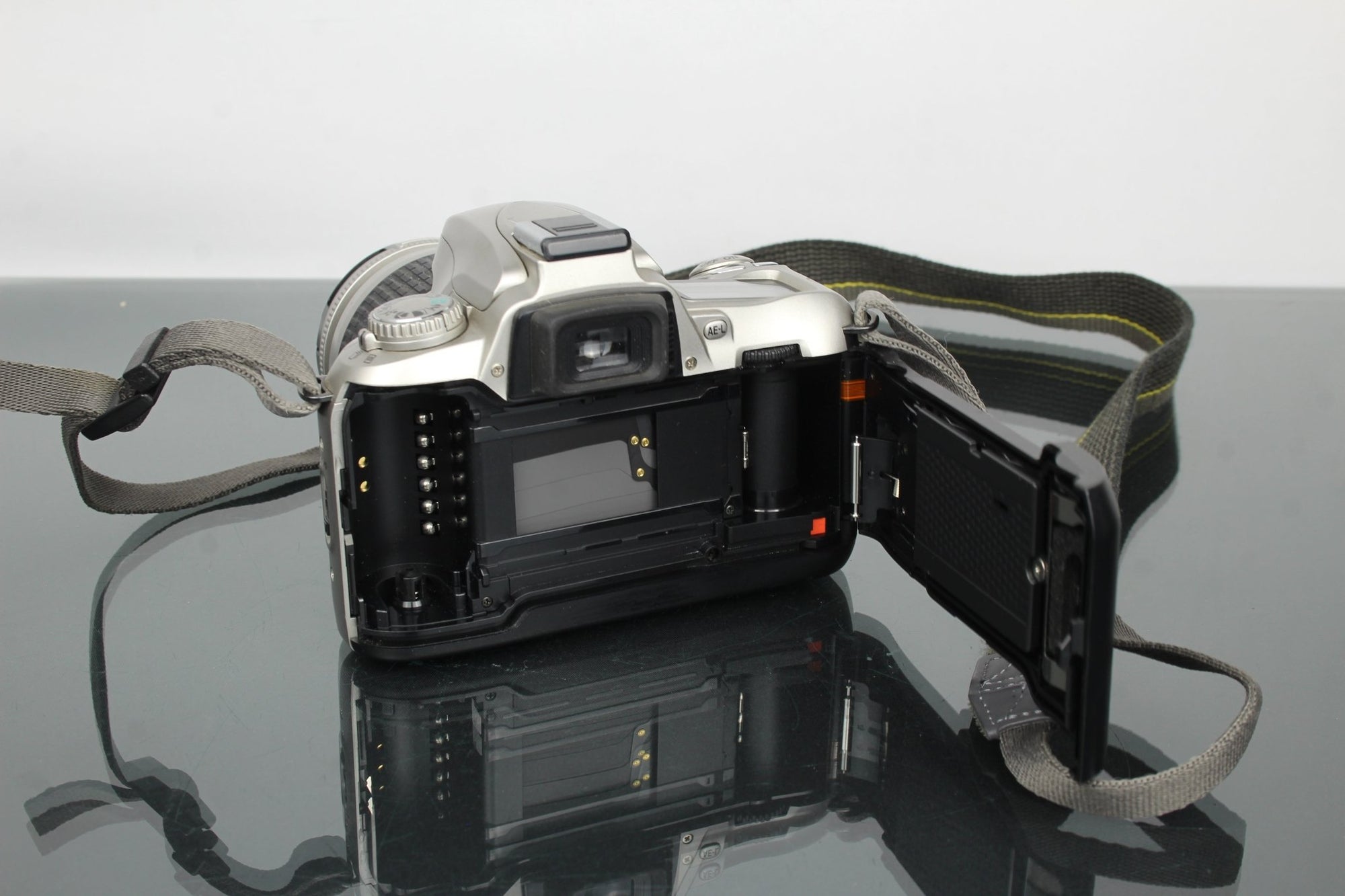 Nikon F75 + AF Nikkor 28 - 80mm 1:3.5 - 5.6 G - Dutch|Thrift