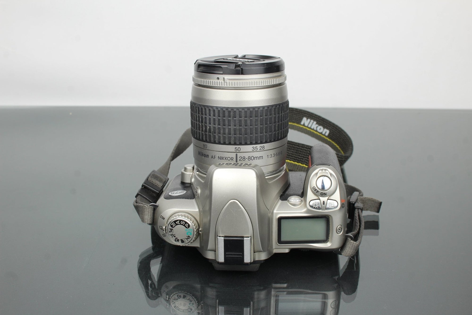 Nikon F75 + AF Nikkor 28 - 80mm 1:3.5 - 5.6 G - Dutch|Thrift