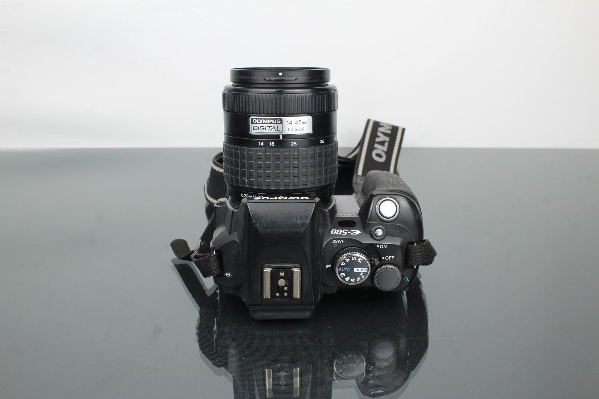 Olympus E - 500 + 14 - 45mm 1:3.5 - 5.6 Olympus lens - Dutch|Thrift