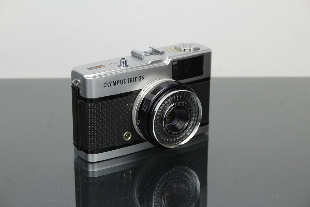 Olympus Trip 35 - Dutch|Thrift