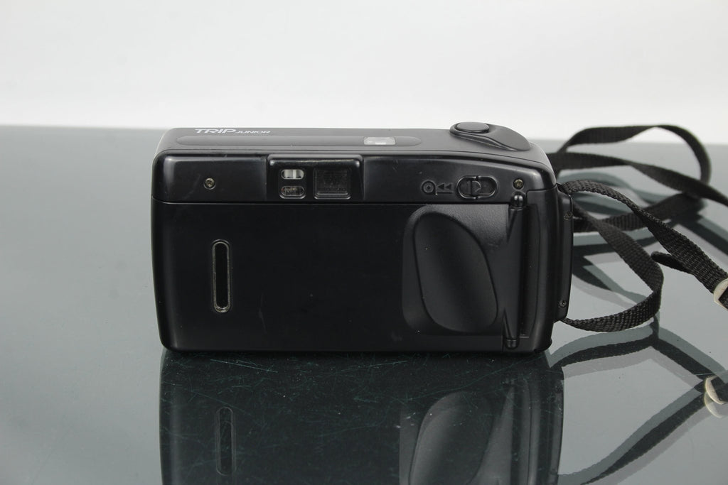 Olympus Trip Junior - Dutch|Thrift