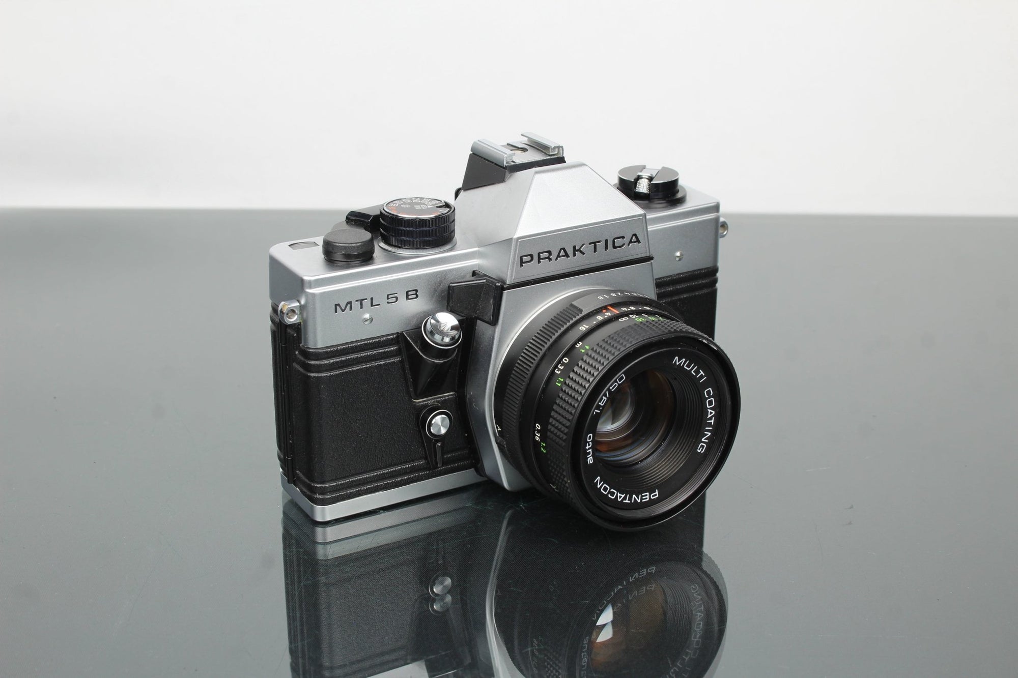 Praktika MLT 5 B + Pentacon auto 1.8/50 lens (M42 mount) - Dutch|Thrift