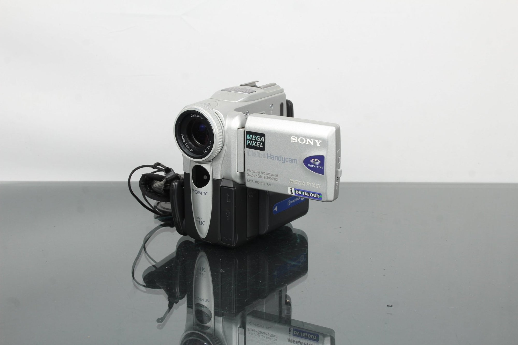 Sony digital Handycam DCR - PC101E PAL MiniDV - Dutch|Thrift