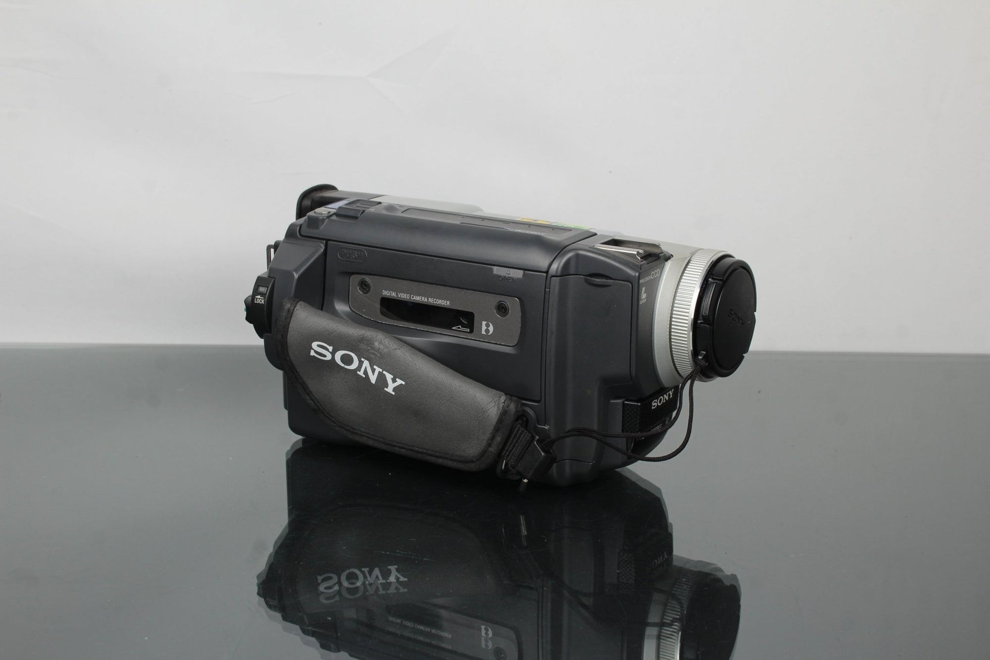 Sony Digital Handycam DCR - TRV520E PAL Hi8 - Dutch|Thrift